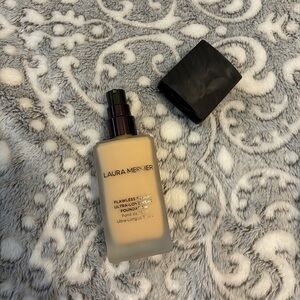 Laura Mercier Foundation in Vanille 1N2